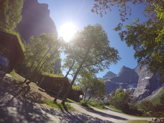 Trollveggen Camping Ондалснес Экстерьер фото