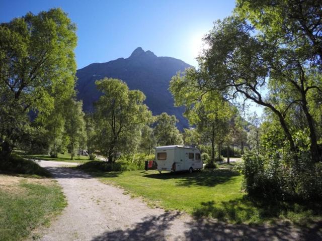 Trollveggen Camping Ондалснес Экстерьер фото
